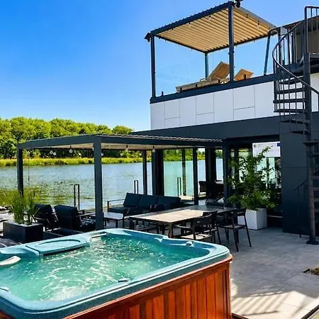 Botel Boat House For 7 With Jacuzzi Dziwnow